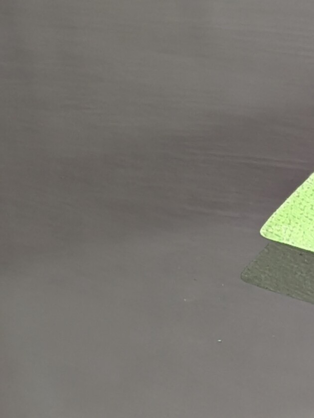 ヴォクシー1.5cmのひび割れ