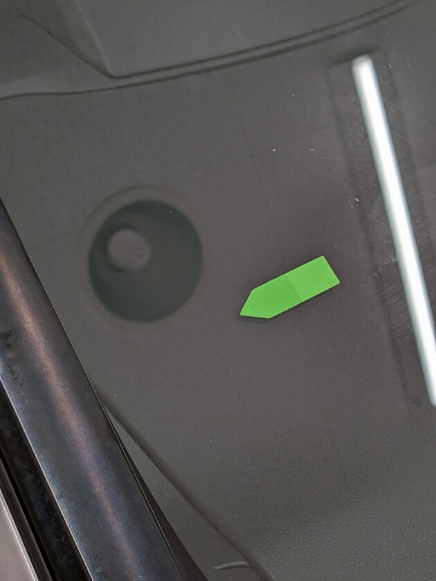 ノア1.1cmと1.5cmのひび割れ