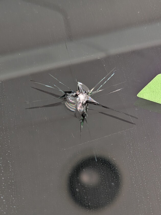 セレナ4.2cmのひび割れ