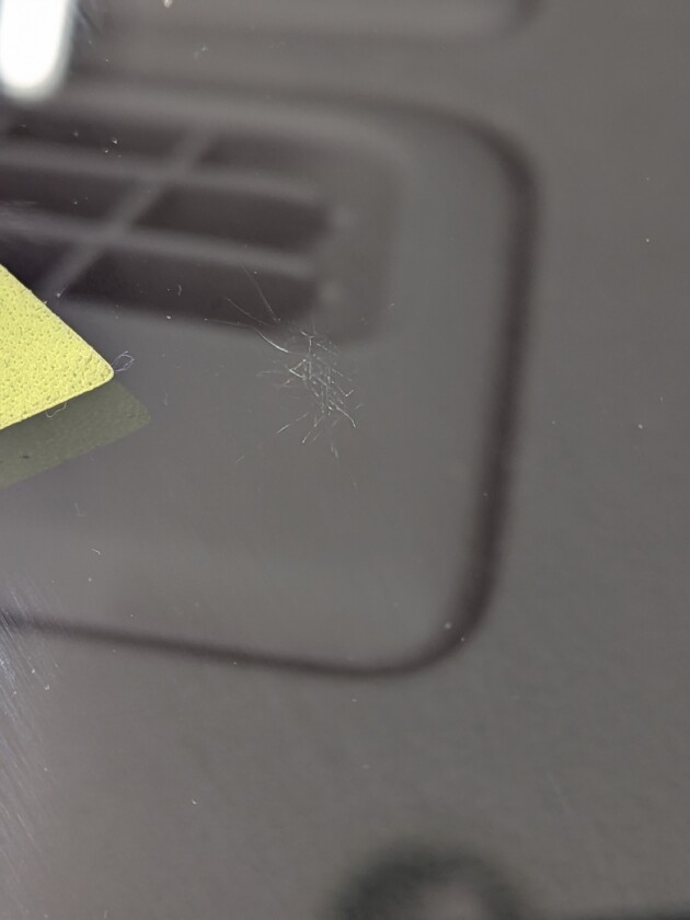 ジュリエッタひび割れ2つ