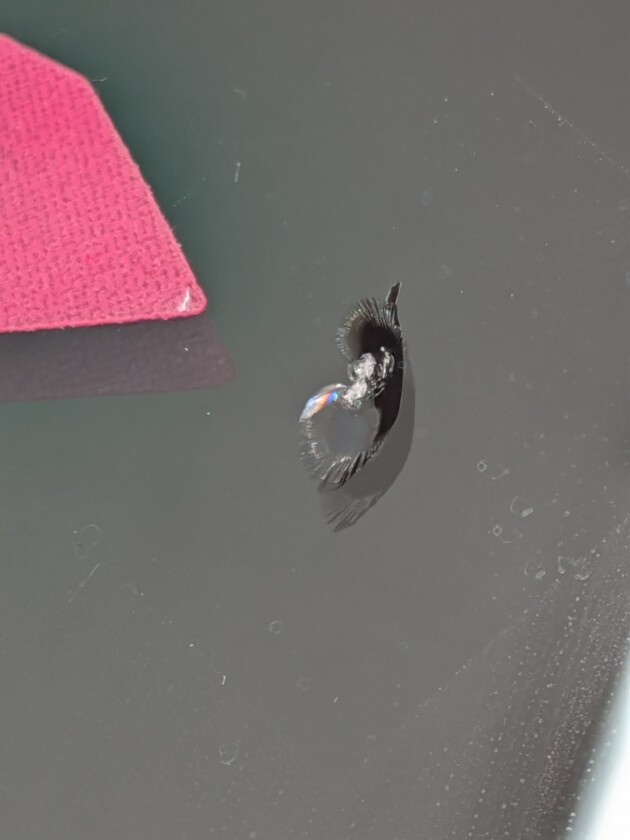 デリカD5ウインドリペア9mmのひび割れ