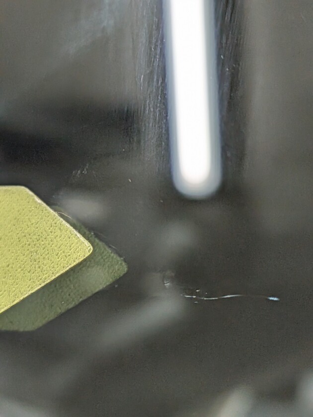 レクサスNX1.1cmのひび割れ