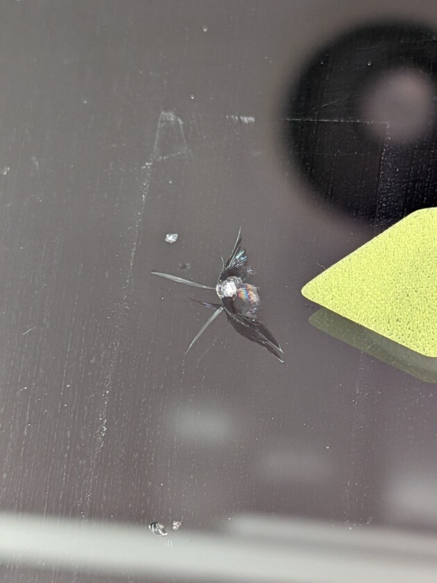 レジアスエースひび割れ2つ