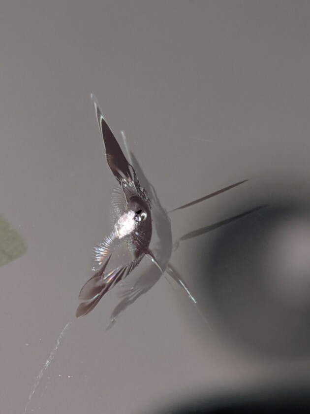 Eクラス1.6cmのひび割れ