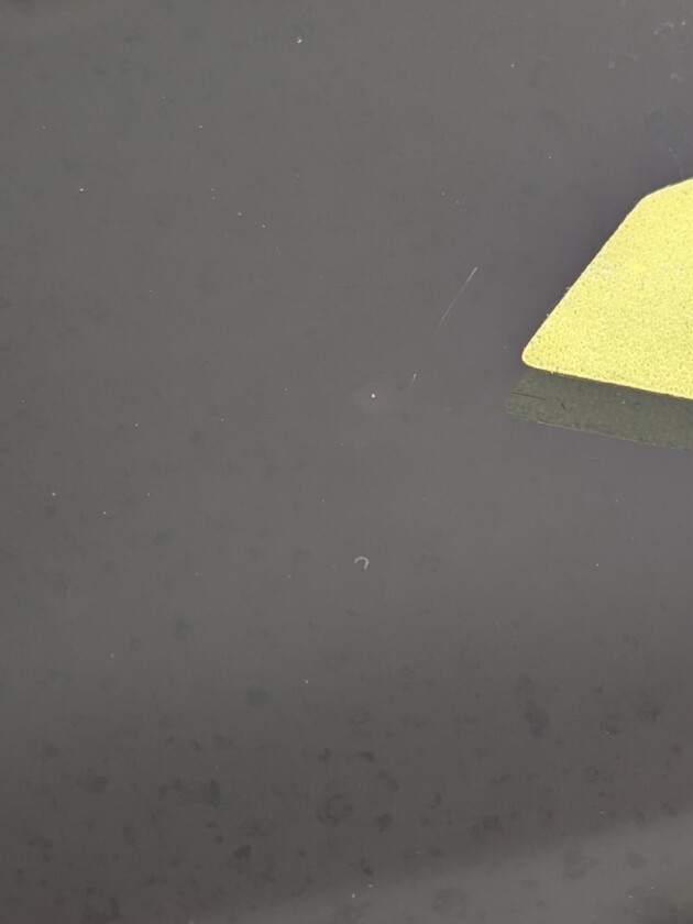 ノート2.1cmのひび割れ