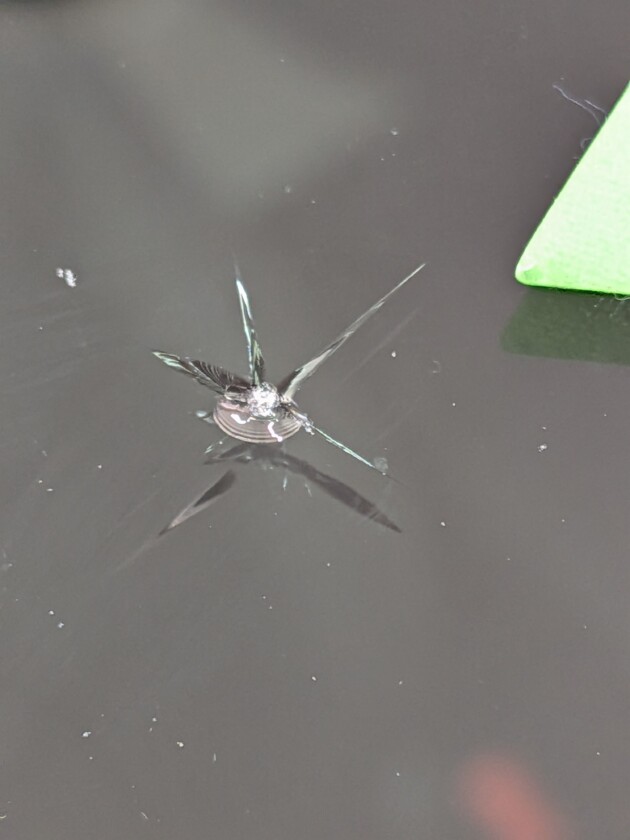 C220d1.7cmのひび割れ