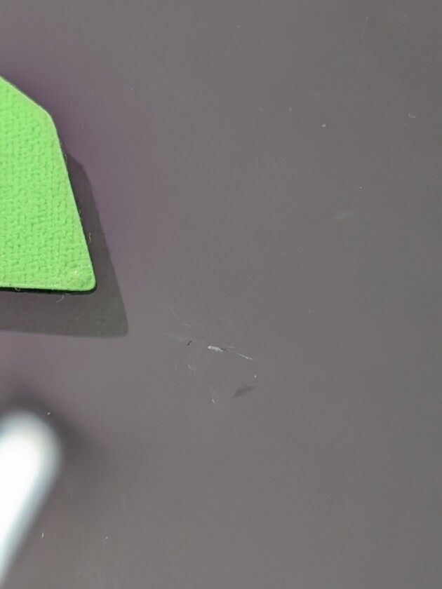 カローラツーリング1.5cmのひび割れ