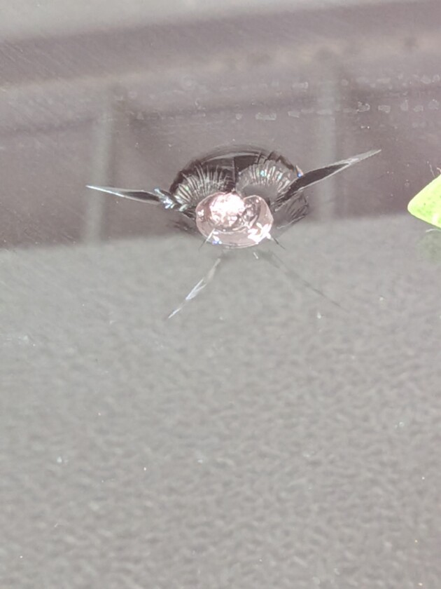 ハイエース1.5cmのひび割れ