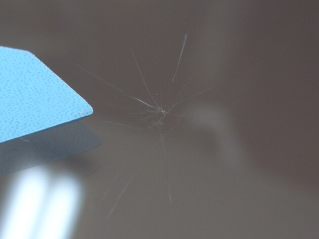 ホンダオデッセイ フロントガラス 飛び石