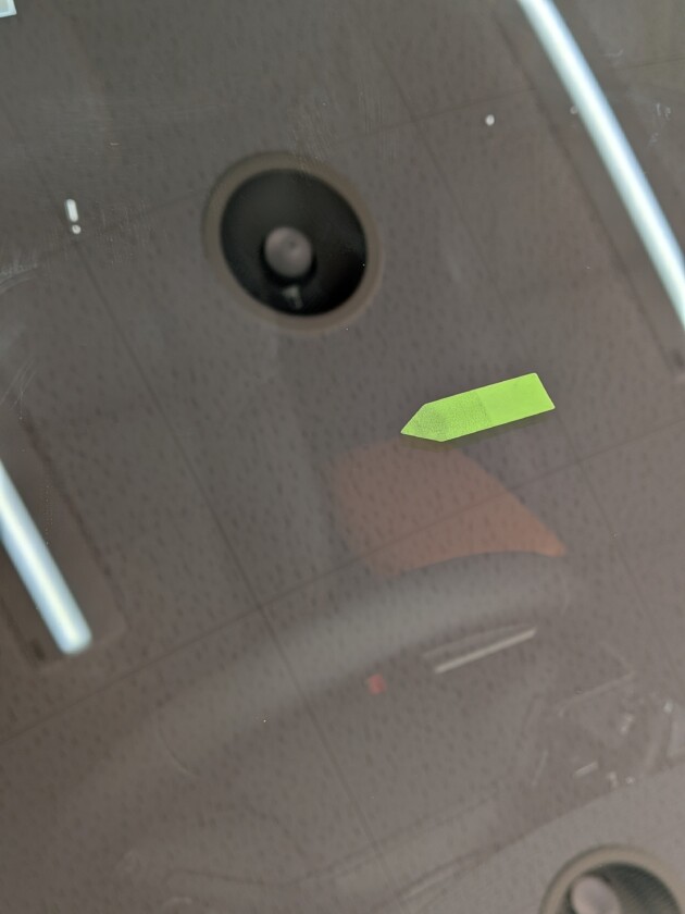 アウトランダー1.5cmのひび割れ