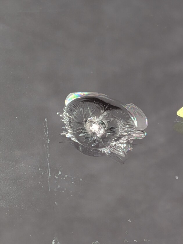 キャラバン1.5cmのひび割れ