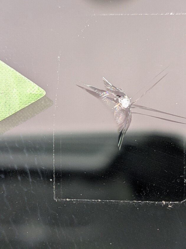 NBOX1.7cmのひび割れ