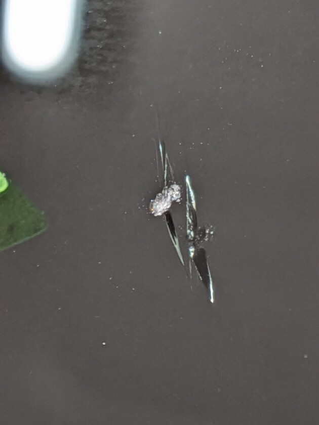 GLC220d1.4cmのひび割れ