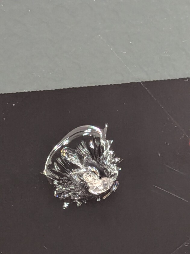 ノア直径1.5cmのひび割れ