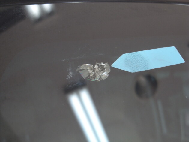 ホンダNbox+ 飛び石