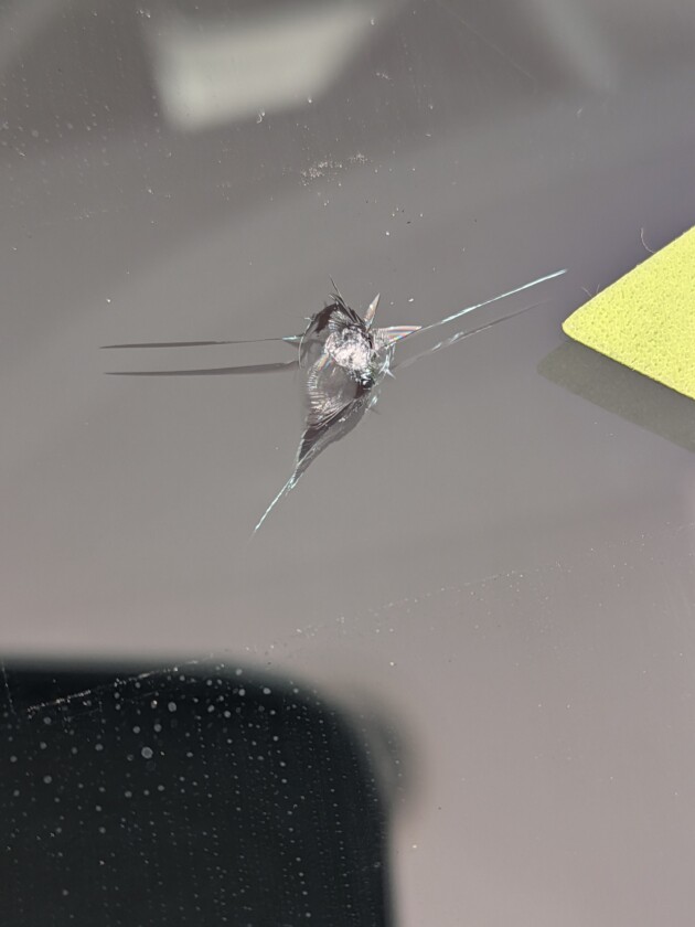 プリウス2.5cmのひび割れ