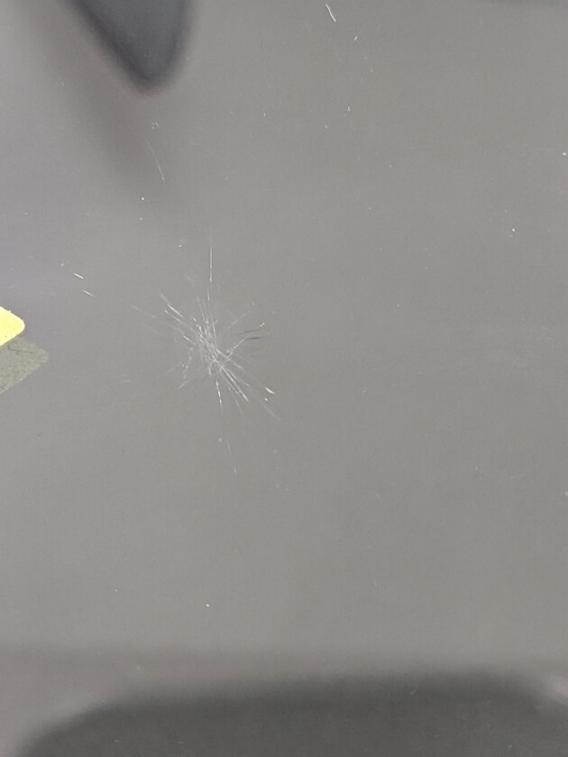 ヴィッツ2.5cmのひび割れ