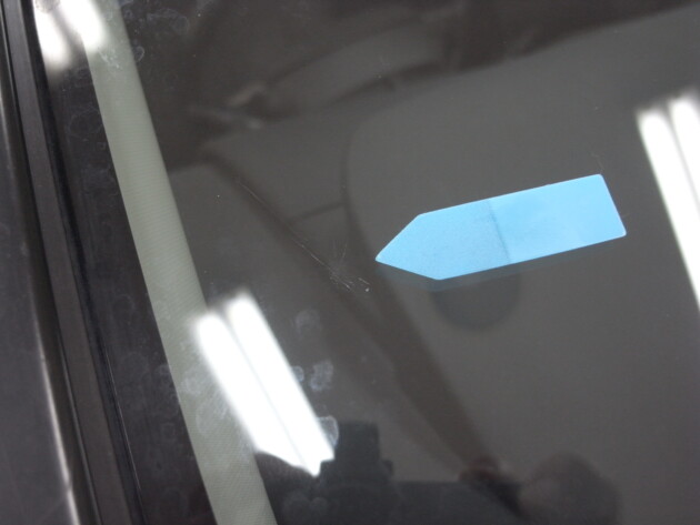 トヨタヴォクシー　フロントガラス　飛び石