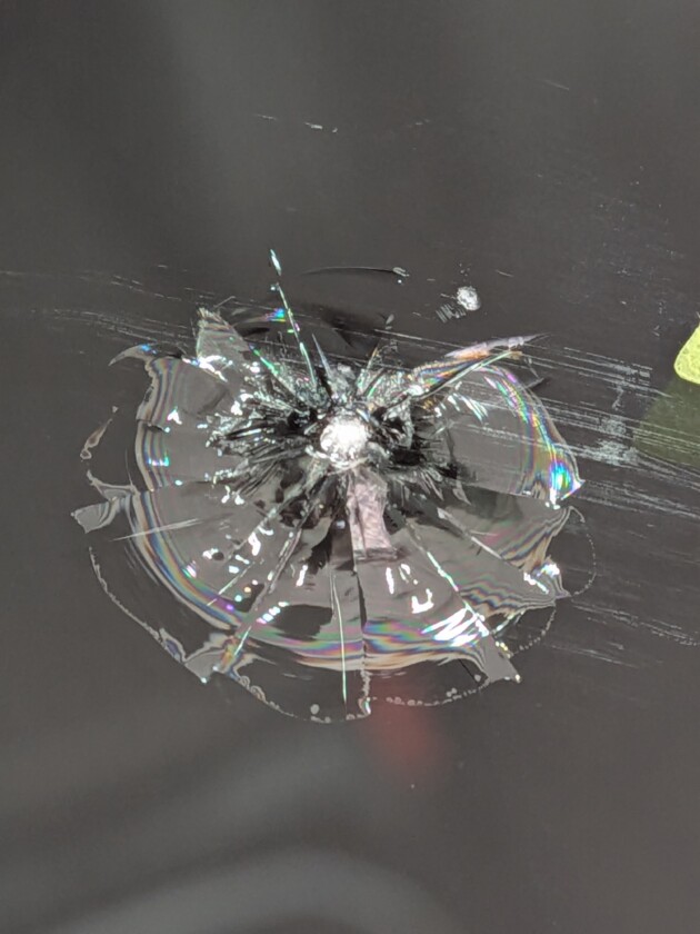 BMEx4ウインドリペア2.5cmのひび割れ