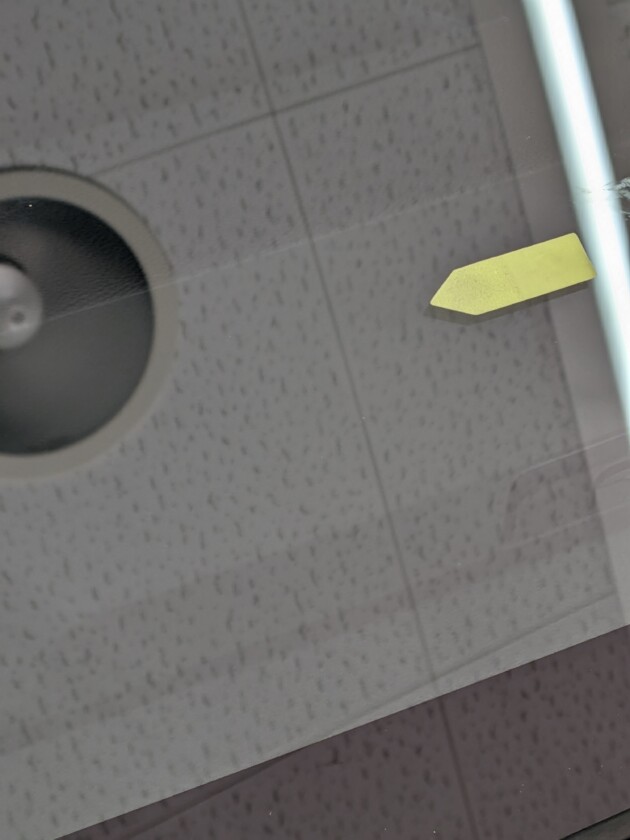 ヴォクシー1.8cmのひび割れ