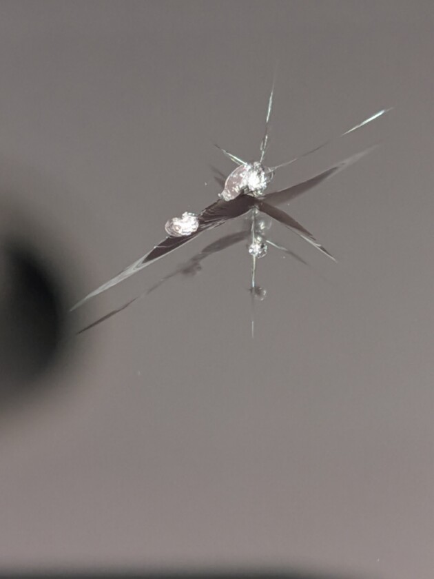 ワゴンR1.5cmのひび割れ