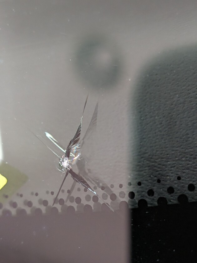 BMW850i2cmのひび割れ