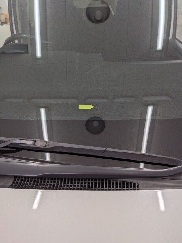 ヴォクシー1.1cmのひび割れ