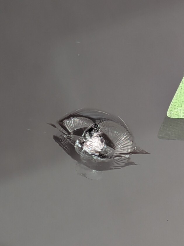 ヴォクシー1.5cmのひび割れ