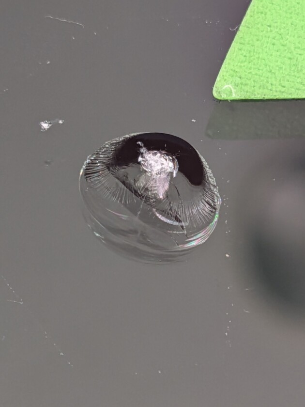 エスクード9mmのひび割れ