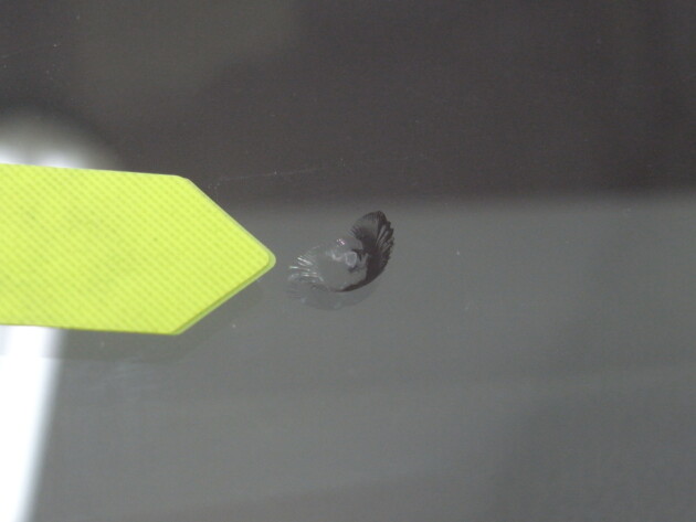 ダイハツタント　フロントガラス　修理