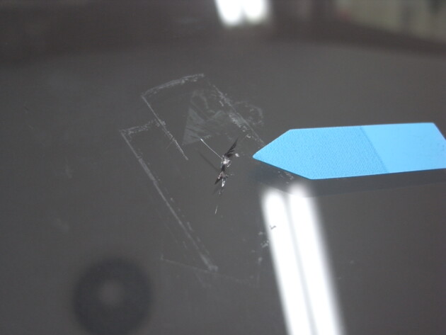 トヨタヴェルファイア フロントガラス 飛び石