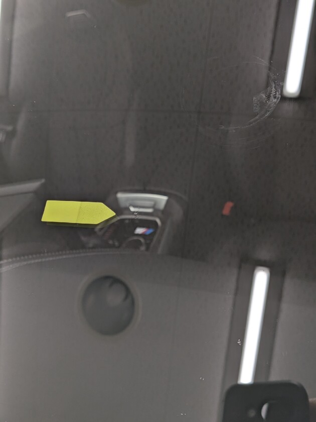 BMWXM1.7cmのひび割れ