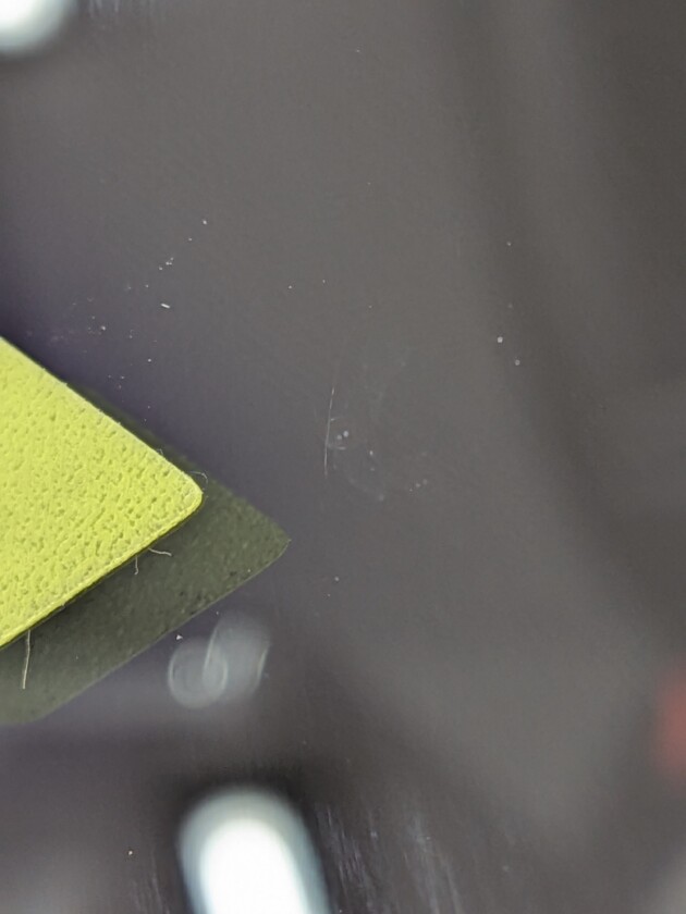 プロボックス1cmのひび割れ