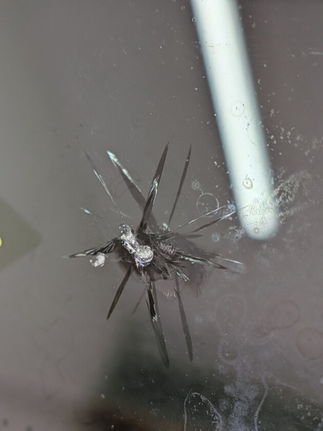 ミニクーパー1.9cmのひび割れ