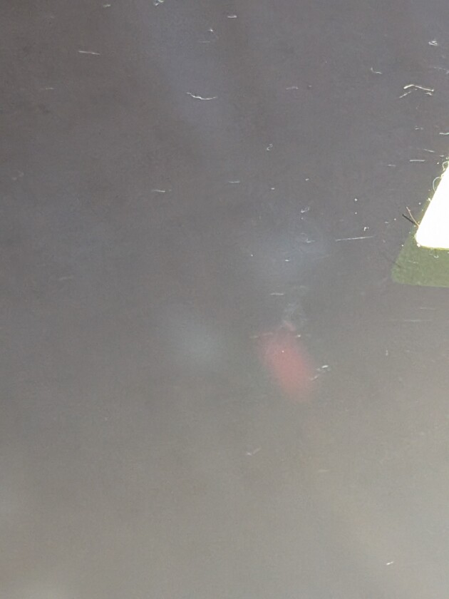 ステップワゴン衝撃点2つのひび割れ