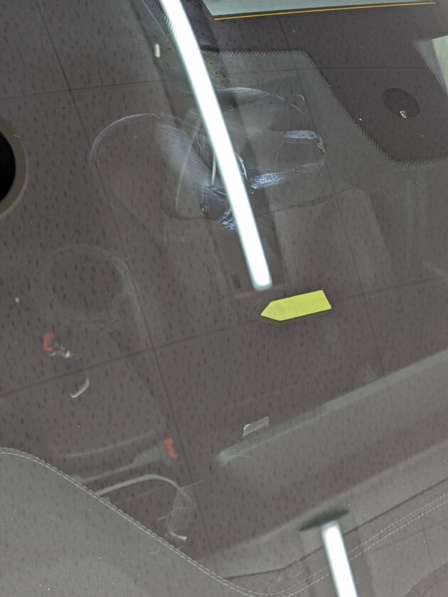 BMEx4ウインドリペア2.5cmのひび割れ