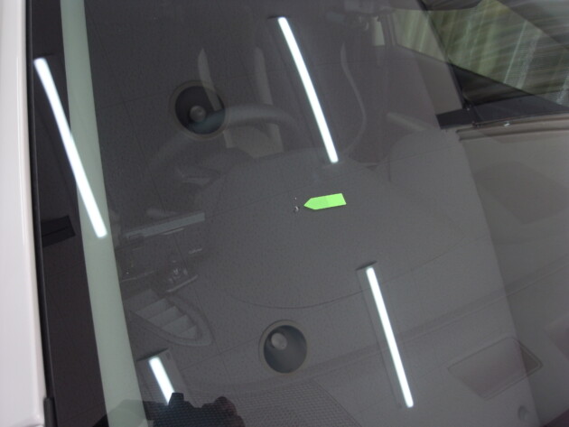 レヴォーグ1.5cmのひび割れ