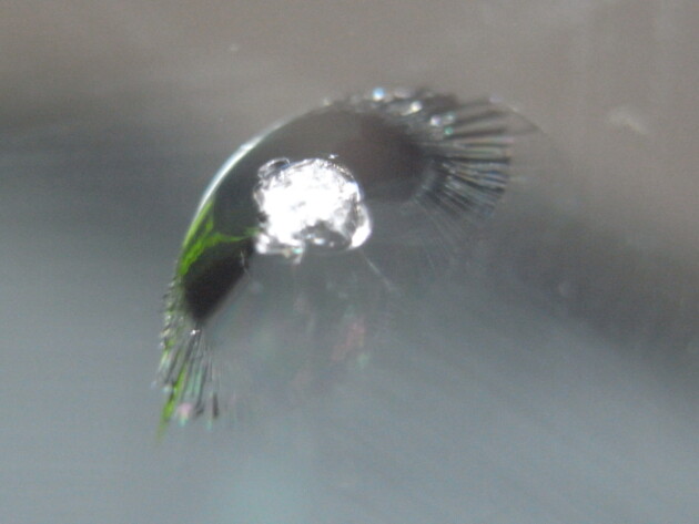 スズキソリオ　フロントガラス修理