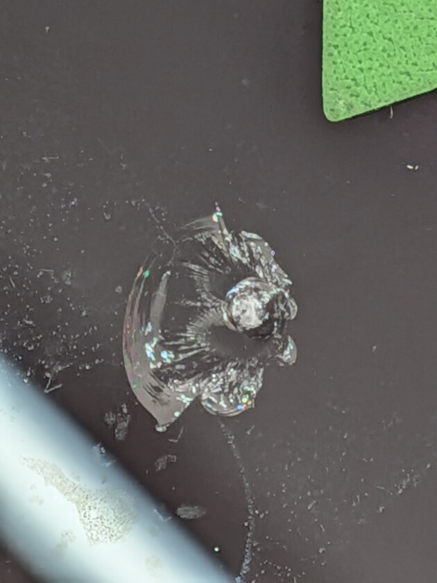 レクサスNX黒い所のひび割れ