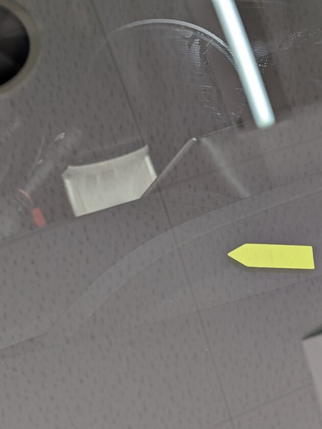 プリウス2.5cmのひび割れ