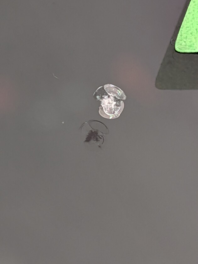 GSF2cmのひび割れと穴埋め