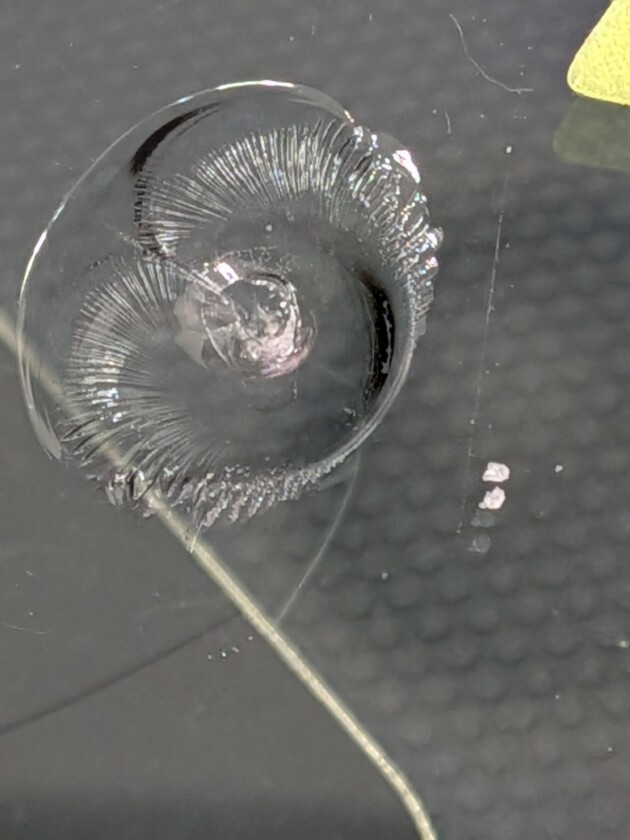 ウイッシュ1.2cmのひび割れ