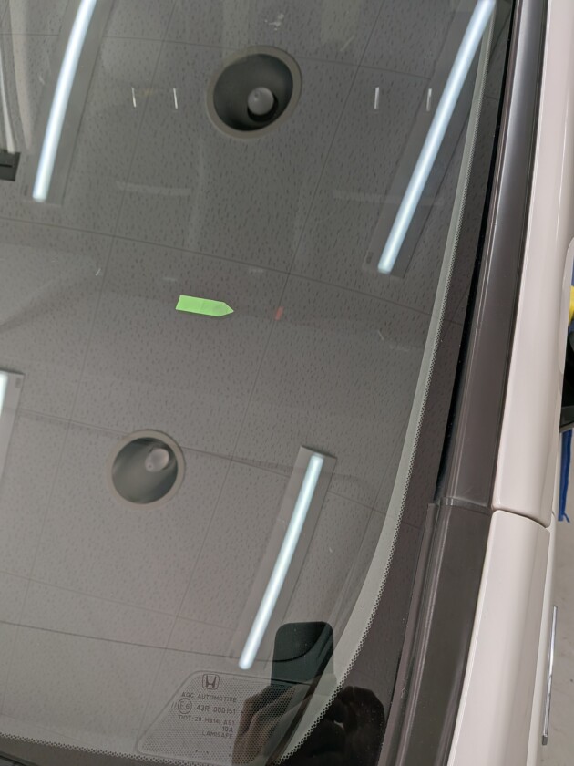 ステップワゴン1.4cmのひび割れ