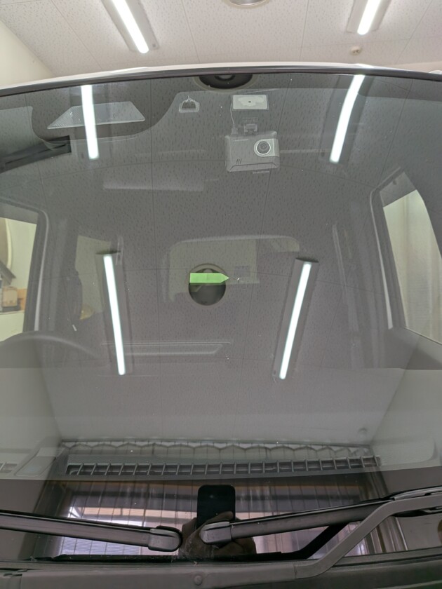 NBOX1.7cmのひび割れ