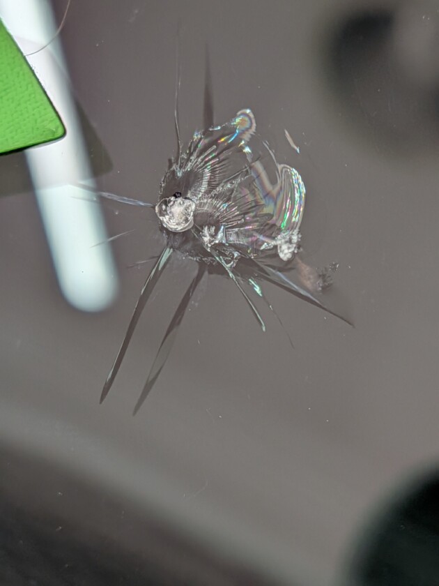 ジープラングラー2.4cmのひび割れ