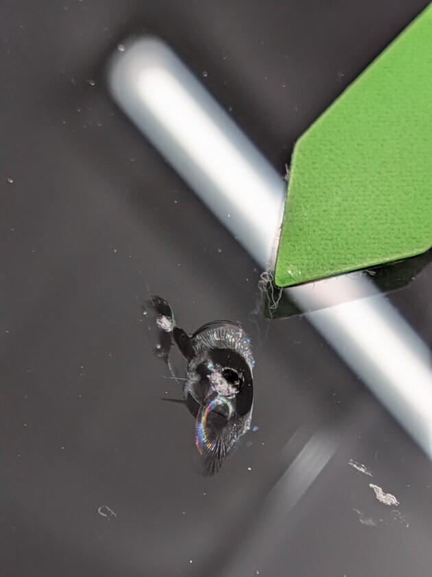 ヴォクシー1.5cmのひび割れ