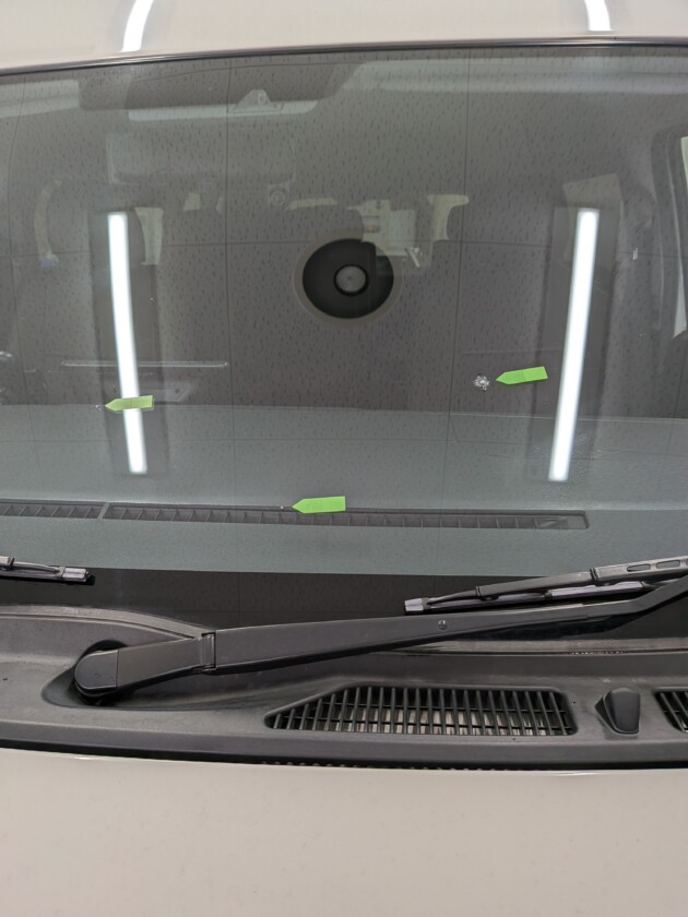 ハイエース3か所のひび割れ修理