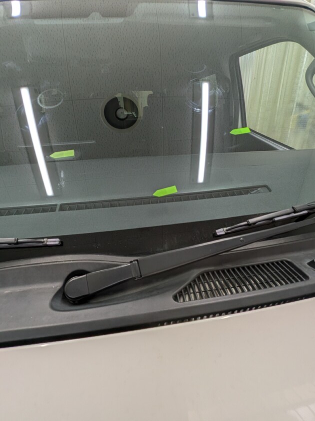 ハイエース3か所のひび割れ修理