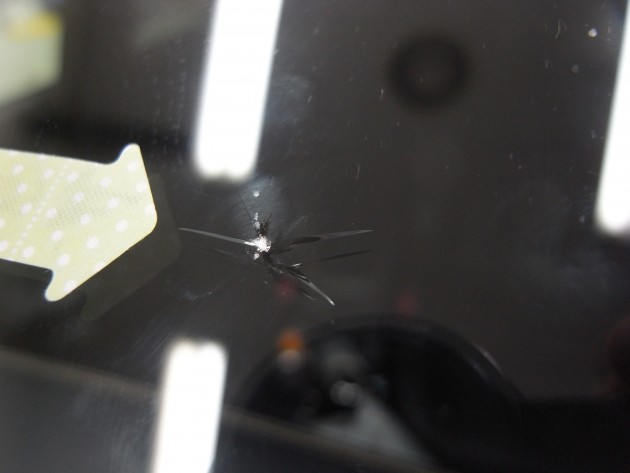 車 ガラス 修理