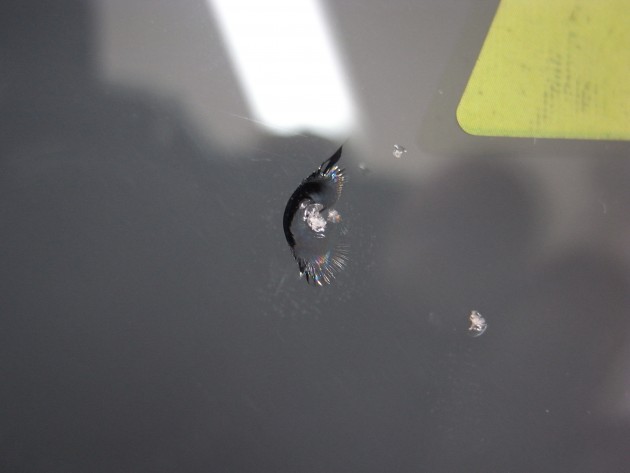 フロント ガラス 飛び石